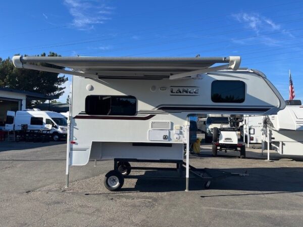 Used 2020 Lance 850 - Image 3