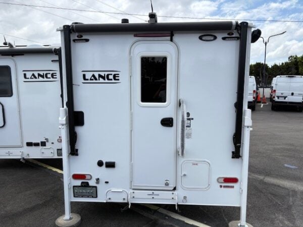 2026 Lance 650 - Image 3